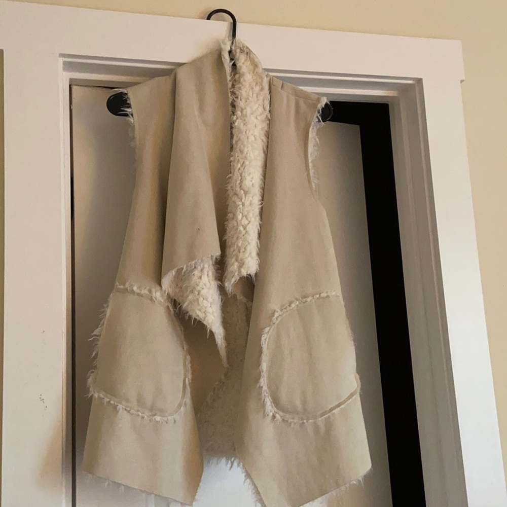 Altar’d State Cream Sherpa Vest